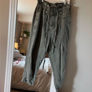 Free People Cargo/Slouch/Parachute Pants - Army Green Pants